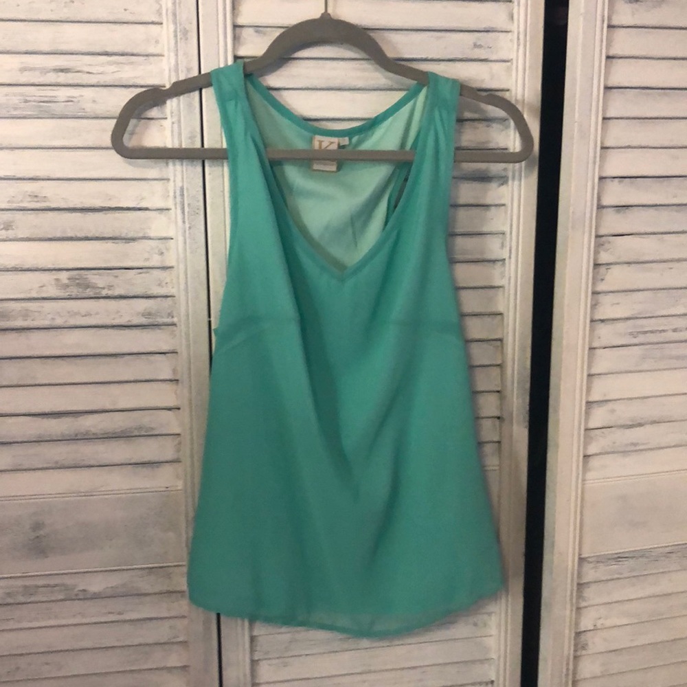 V neck tank